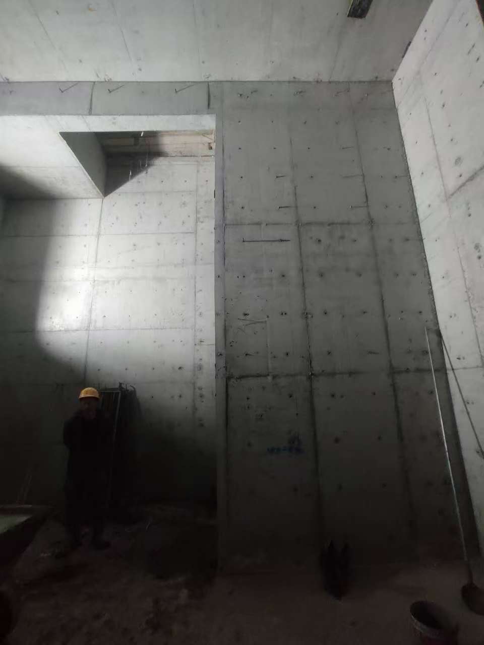 兴隆墙上开槽钢筋断了有影响吗
